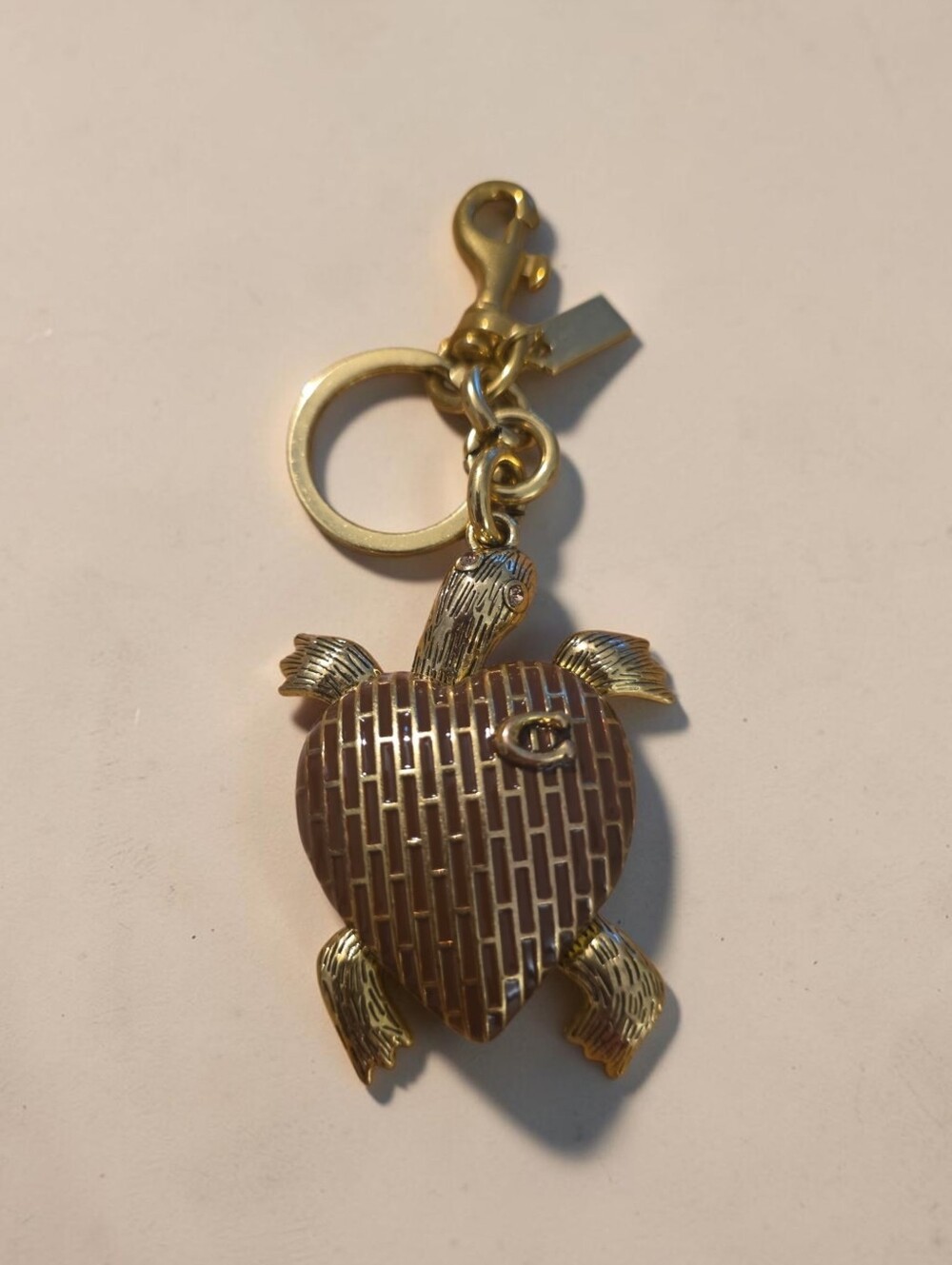 Sassified Boutique Nwt Gold-Tone Turtle Heart Keychain with Brown Enamel